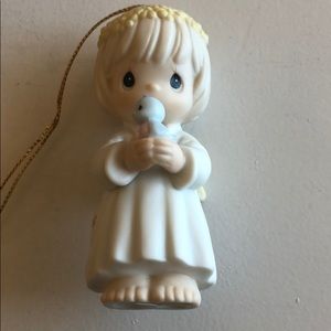 Precious Moments Christmas ornament